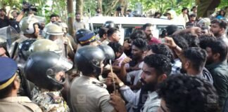 കായംകുളത്ത് എസ്എഫ്ഐ–കെഎസ്യു സംഘർഷം; 4 എസ്എഫ്ഐ പ്രവർത്തകർ അറസ്റ്റിൽ, 50 പേർക്കെതിരെ കേസ്